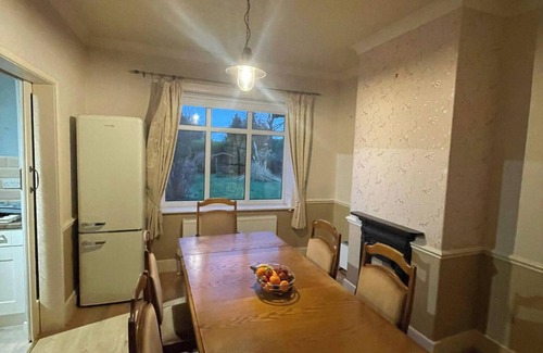 Rastrick Casa | Charming Home in Huddersfield w/ Parking PetsOK