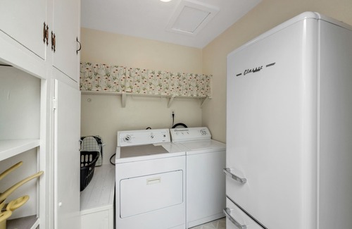 Prescott Casa | Charming Home in Prescotts Historic District. Less than a mile from Whiskey Row.