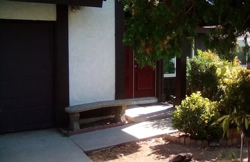 Winnetka Casa | Charming Home in quiet residential neighborhood centrally located in Los Angeles