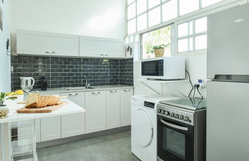 Haifa Apartamento | Charming Home in the Heart of Haifa by Sea N Rent
