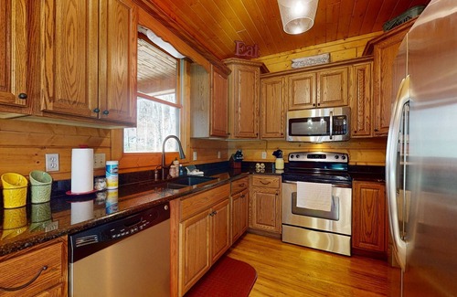 Kyle Casa | Charming Home in Topton with Creek views and High Speed Internet