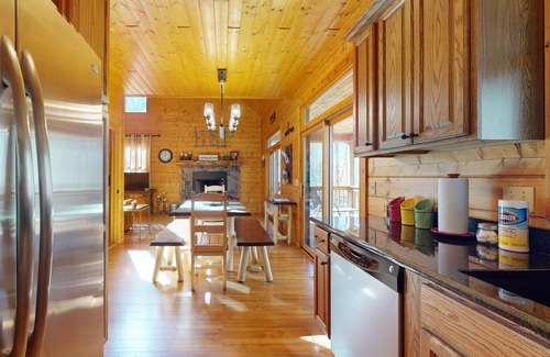 Kyle Casa | Charming Home in Topton with Creek views and High Speed Internet