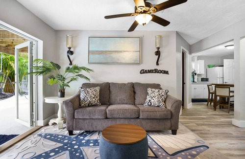 Bay Colony Casa | Charming Home Near Anna Maria Beach Pool+Games