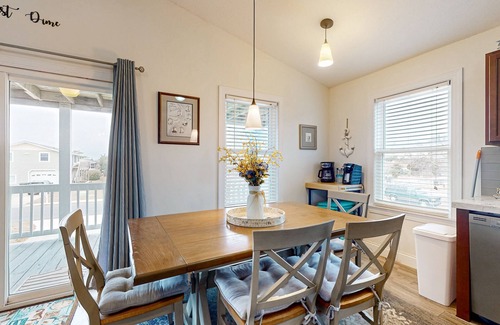 Nags Head Casa | Charming Home Near the Beach with Community Pool