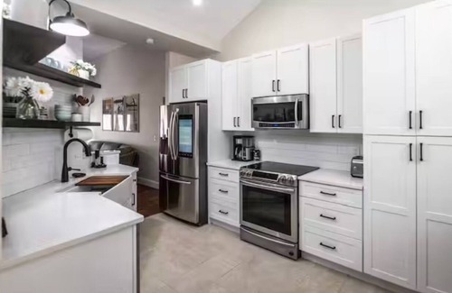 Gainesville Casa | Charming Home on Lake Lanier, sleeps 14, all the amenities! Come make Memories!