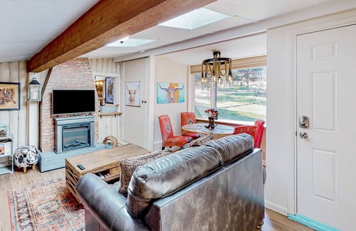 Colorado Springs Cabina | Charming home on 14 acres near town with patios, fire table, & 3 fireplaces