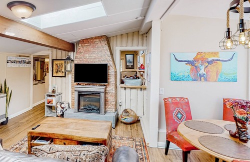 Colorado Springs Cabina | Charming home on 14 acres near town with patios, fire table, & 3 fireplaces