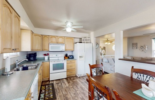 Parowan Casa | Charming home w/ private backyard with deck & grill, near outdoor activities