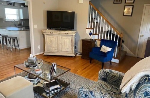 Speed Casa | Charming Home w/ Scenic Views & Serene Surroundings – Ideal for Mid-Term Stays!