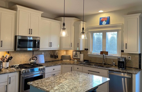 Fry's Spring Casa | Charming Home walking distance to UVA, Sunny, Spacious, Private Yard
