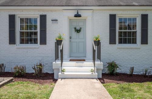 Hillsboro Village Casa | Charming Home with 4 Bedroom 6 Beds in Hillsboro Village