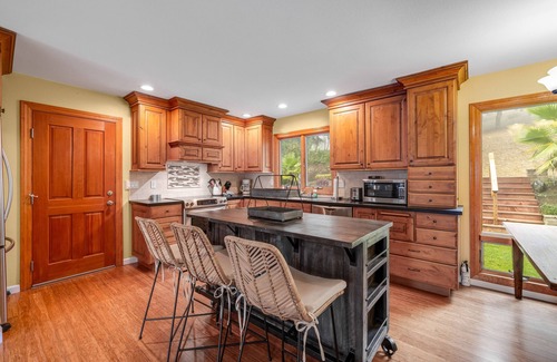 Penngrove Casa | Charming home with amazing view, deck, & wood-burning fireplace
