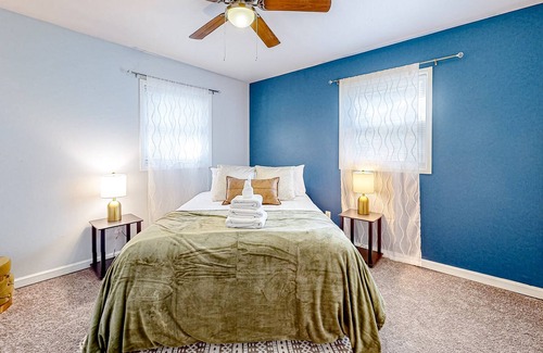 Myrtle Grove Casa | Charming home with firepit, office space, washer/dryer, & streaming