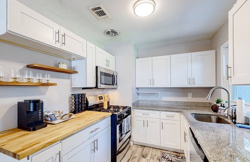 Myrtle Grove Casa | Charming home with firepit, office space, washer/dryer, & streaming