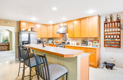 Renton Casa | Charming home with firepit, enclosed yard, golf nearby, & washer/dryer