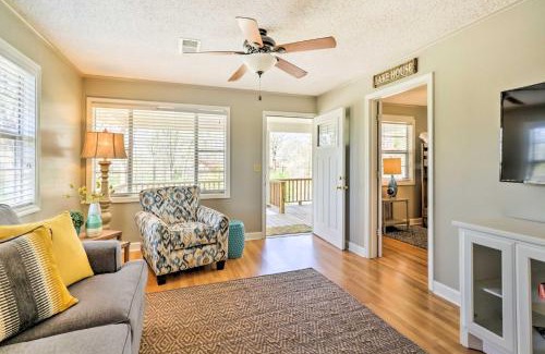 Higden Casa | Charming Home with Porch Walk to Greers Ferry Lake!