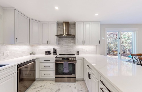 Lagoon Heights Casa | Charming home with private hot tub, firepit, deck, grill, outdoor shower, AC