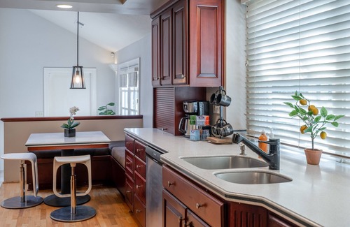 Eugene Casa | Charming home with pet-friendly garden space and new hot tub!