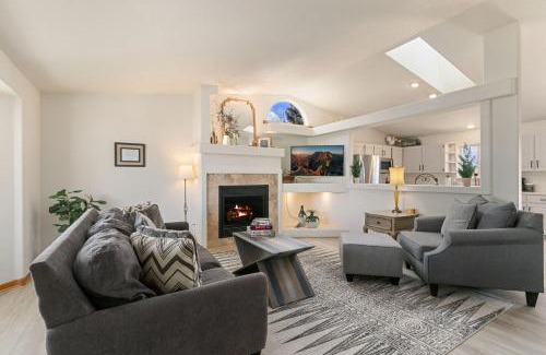 Loveland Casa | Charming Home with RV Parking - 30 miles from RMNP!