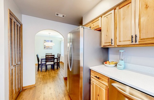 Hidden Lake Casa | Charming home with full kitchen, grill, central AC, & W/D