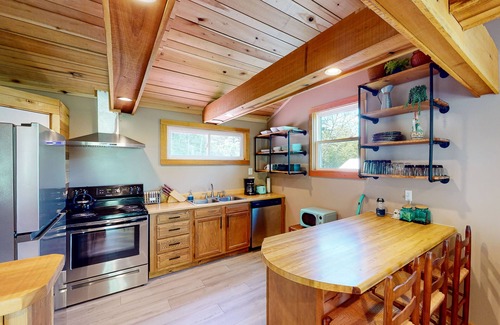 Weaverville Casa | Charming home with grill, deck, & washer/dryer - near Asheville