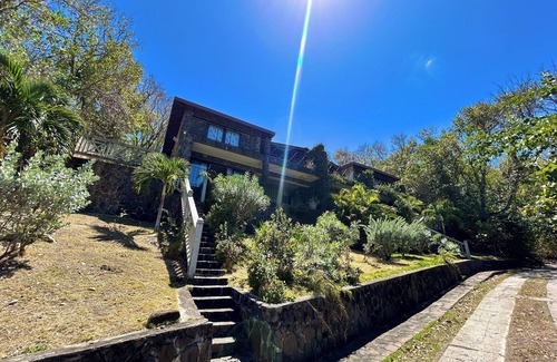 Spring Estate Apartamento | Charming hotel suite in marvelous Bequia