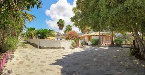 Buenavista del Norte Casa | Charming House with Pool in Buenavista del Norte