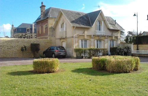 Saint-Regnobert-de-la-Cote-de-Nacre Casa | Encantadora casa en Saint Aubin sur Mer, a 50 m de la playa.