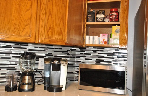 Beaverton Casa | Charming house for 19. Huge beds, bathrooms on main floor.