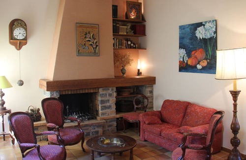 Charmes-sur-Rhone Villa | Casa encantadora, espaciosa, tranquila, gran jardín, piscina, clasificada 4 estrellas