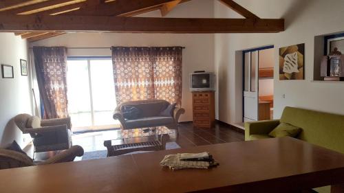 Burinhosa Casa | Charming House in Burinhosa, Pataias with Shared Pool