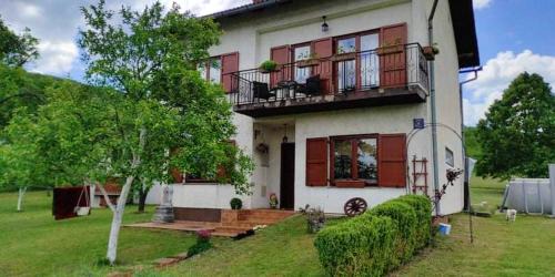 Donji Lapac Casa | Charming House in Donji Lapac with Private Pool