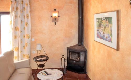 Estepa Casa | Charming House in Estepa with Mountain View