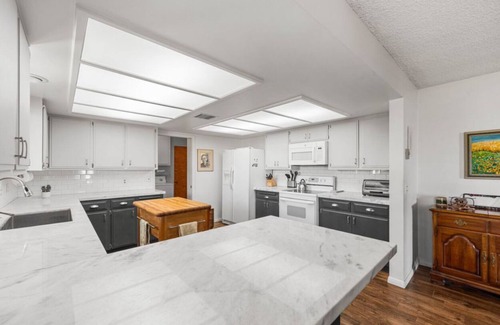 Agua Dulce Casa | Charming house in fabulous Palmdale with amazing lake view and WiFi