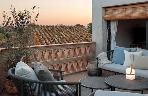 Gualta Casa | Casa con encanto en Gualta cerca del castillo