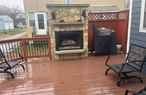 Bedford Casa | Charming house in Luna Pier MI, walking distance to beach and restaurants