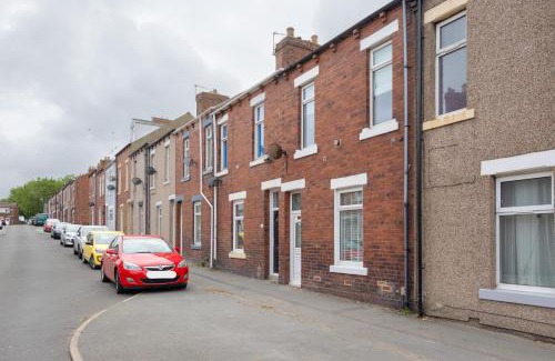 South Shields Casa | Charming house in South Shields-Sleep 6 -Parking