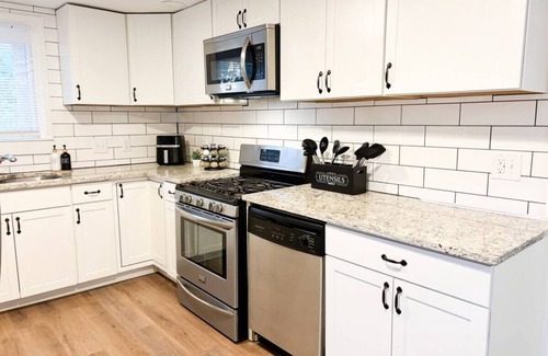 Troy Casa | Charming House in the Heart of Downtown Troy!