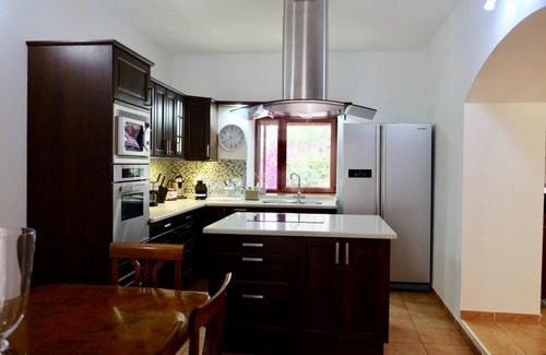 Triquivijate Apartamento | Vivienda Canaria con Piscina privada, jardin y minigolf