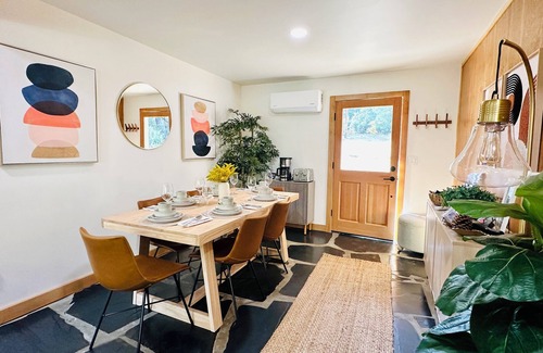 Oakhurst Casa | Charming house near Yosemite with a Creek