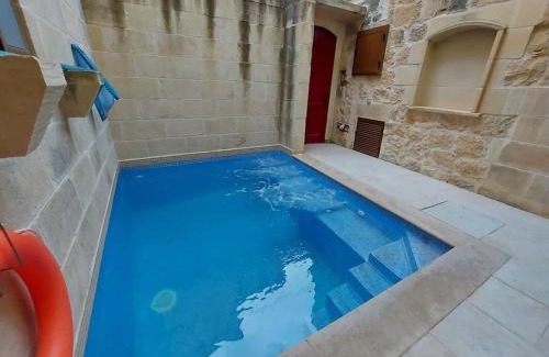 Qala Villa | Charming house of character with pool and jacuzzi