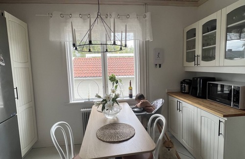 Edsberg Casa | Charming house with messy plot