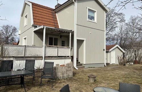 Edsberg Casa | Charming house with messy plot
