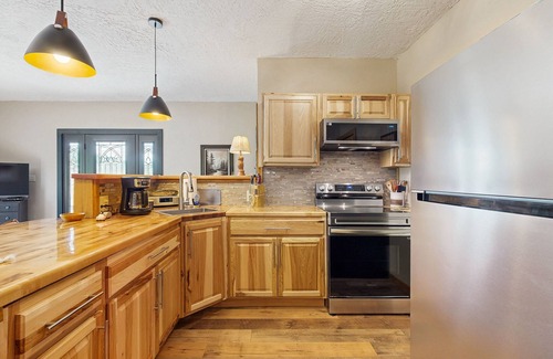 Bayfield Casa | Charming house w/full kitchen, peaceful location & wifi