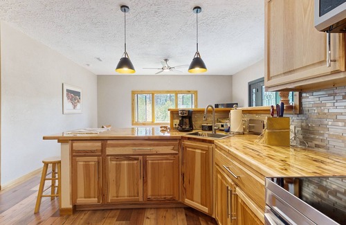 Bayfield Casa | Charming house w/full kitchen, peaceful location & wifi