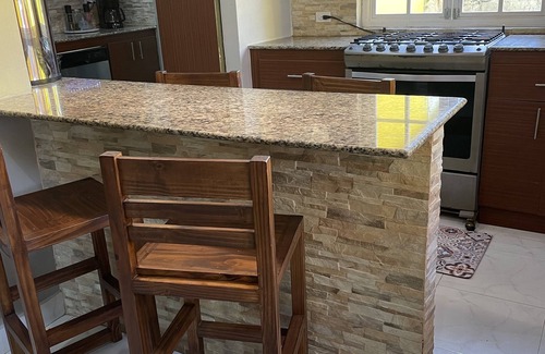 Coloncito Villa | Encantadora casa con piscina a minutos de la playa
