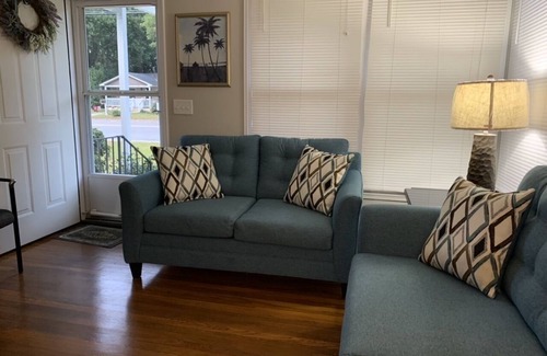 Mossy Oaks Casa | Charming house with a large fenced lot in a central location