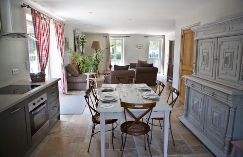 Bouilland Casa | Encantadora casa con patio con jardín bellamente restaurado bucólico Village ****