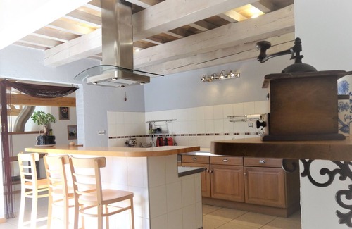 Venejan Casa | Charming house with pool area + outdoor kitchen