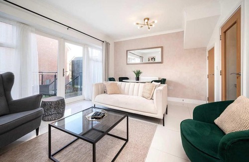 Whittington Casa | Charming House With Private Backyard and Parking